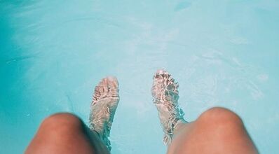 A gomba fejlődésének megelőzése a lábak körmén